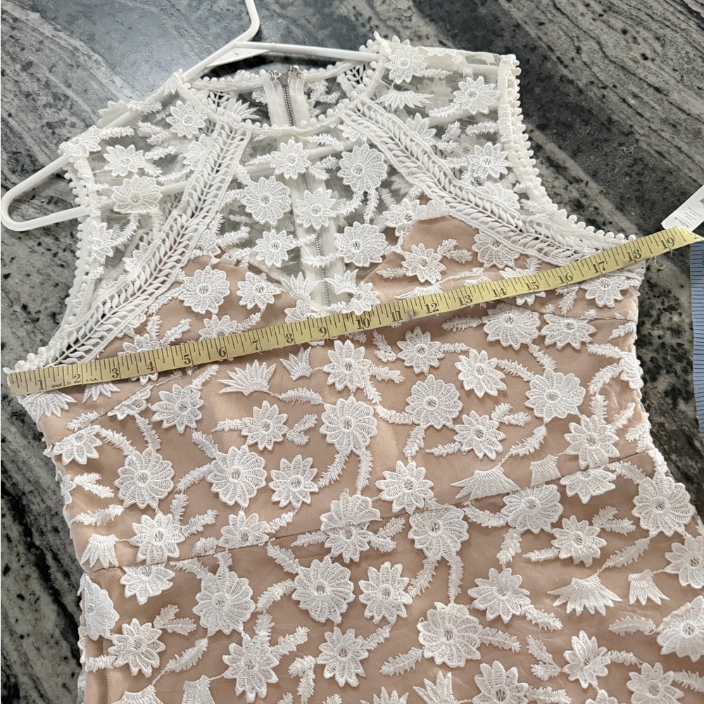 Aqua White Floral Lace Overlay Nude Mini Dress - Picture 7 of 8